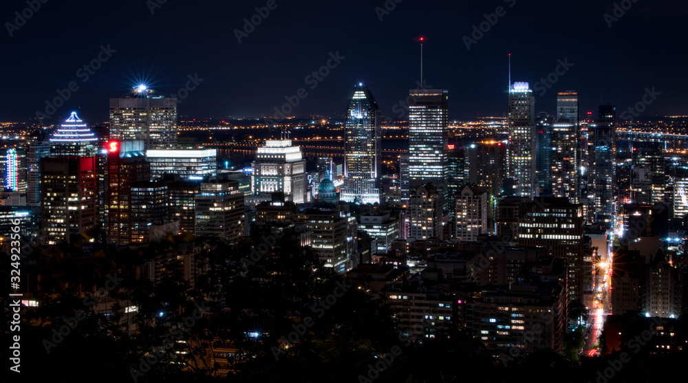 Fototapeta premium city of montreal at night. viewpoint of the city of montreal