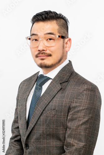 기업인, 기업, 인물사진, CEO, 고립시키는, 백, 슈트, 잘생긴, 자부하는, 사람, 국민, 낯, 해피, 미소, 넥타이, 성공, 미소, 감독, 임원, 기업, 검다, 업무, 심각한, 셔츠, 남자,사업가,아시아인,동양인,ASIAN,성숙한,수염,콧수염,회사원,전문가,변호사,프로필,증명사진,여권사진,비자사진,취업사진,면허증사진,인물,외모,남자,MALE,남성