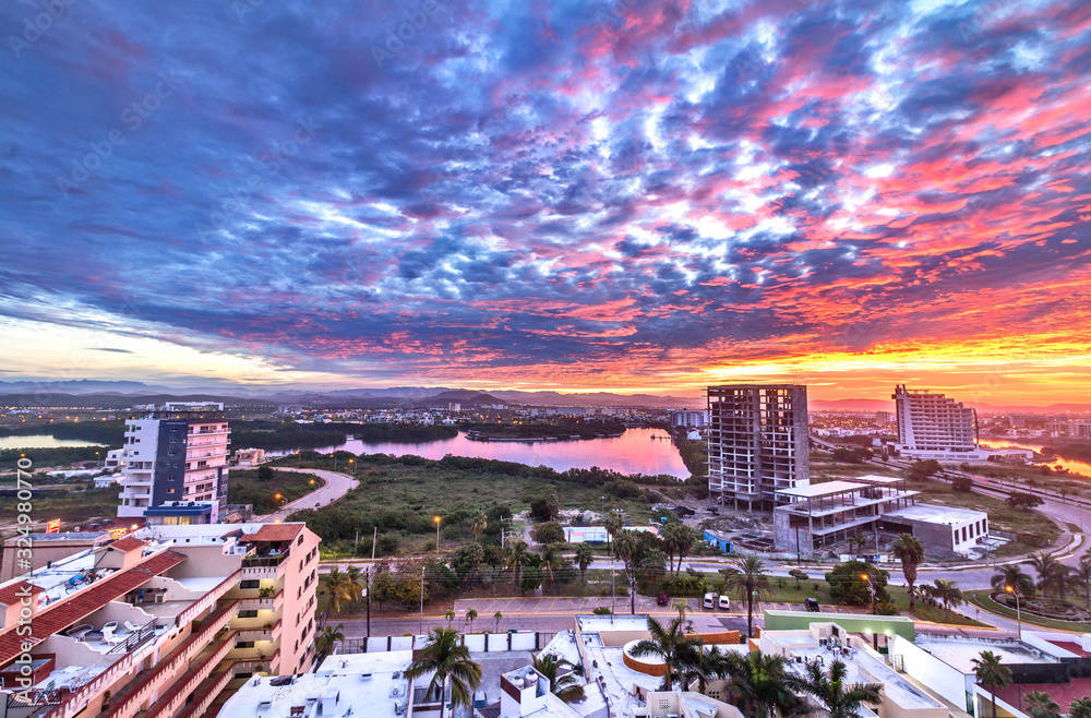 laguna de  mazatlan al amanecer 