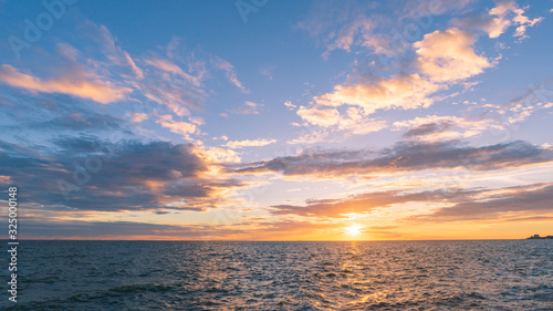 Fototapeta Naklejka Na Ścianę i Meble -  sunset over the sea