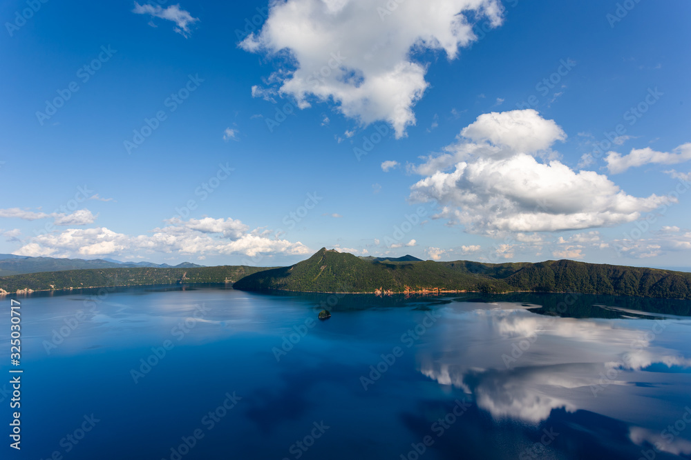 日本・北海道東部の国立公園、8月の摩周湖