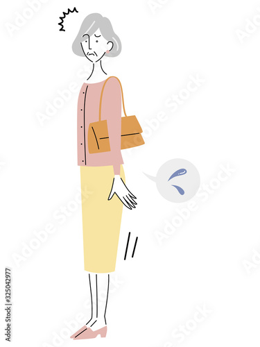 出先で尿漏れに焦るシニア女性