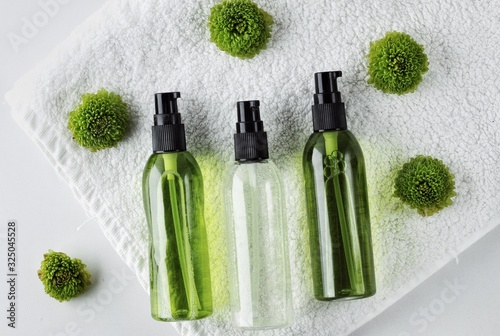Obraz na płótnie Organic skincare products on minimalistic SPA background with copy space w salonie