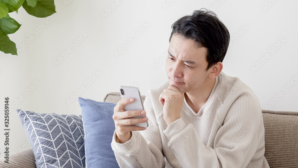 男性 スマートフォン 男性 スマートフォン