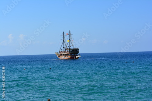 ship in the sea © Tobias