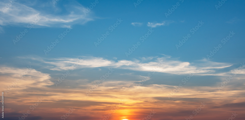 Obraz premium sunrise in blue sky background