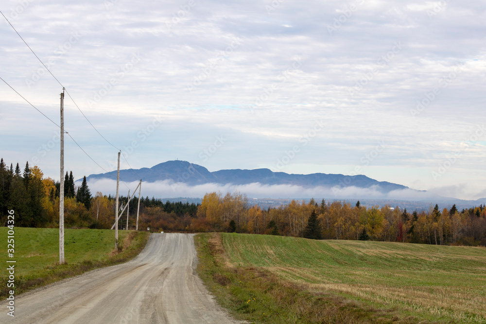 Paysage automne des Cantons de l'Est, Mont-Orford, Magog, Estrie, Québec Canada Paysage automne des Cantons de l'Est, Mont-Orford, Magog, Estrie, Québec Canada