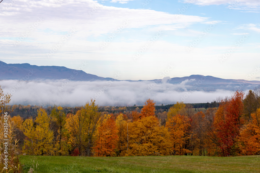 Paysage automne des Cantons de l'Est, Estrie, Québec Canada