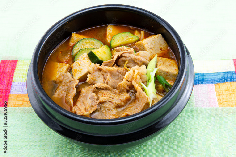 Soybean Paste Stew with Beef Brisket which is called Cadobagi Doenjan