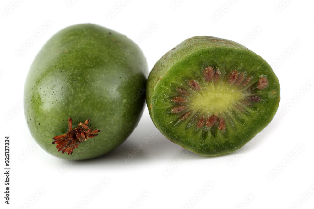 Little kiwi with a half (variegated-leaf hardy kiwi) Little kiwi with a half (variegated-leaf hardy kiwi)