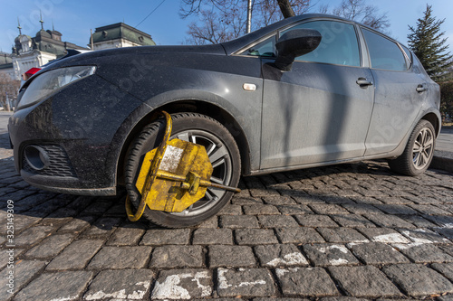 Wheel Clamp close.