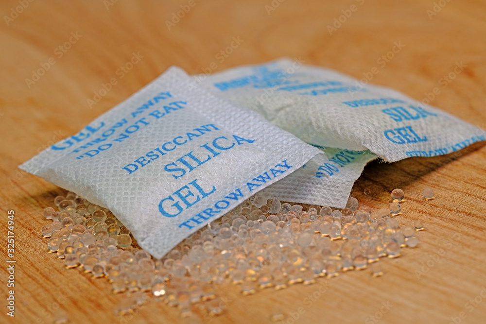 Silica gel, Trockenmittel, im Beutel Stock Photo