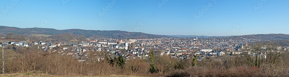 Stadtpanorama Arnsberg im Sauerland, Aufnahme Hochauflösend 12223 x 3293 Pixel, Aufnahmedatum 15.02.2017