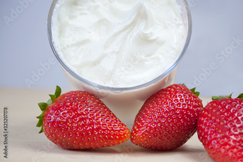 strawberries with joghurt photo