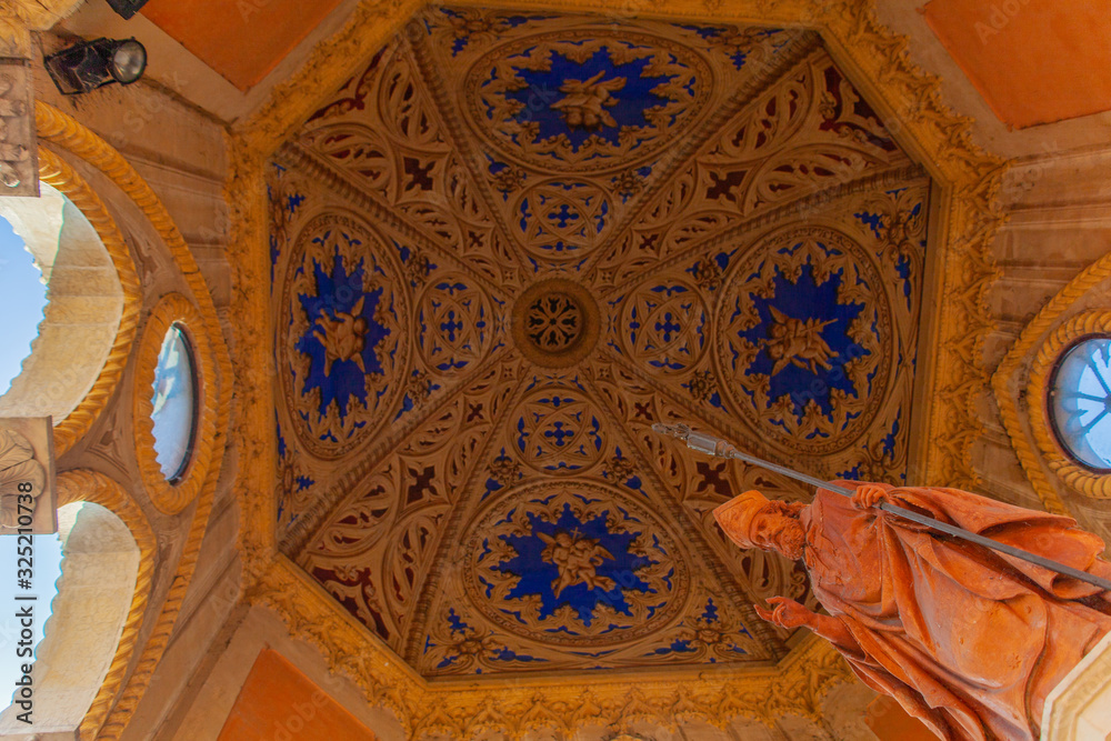 La statua di San Geminiano nel tempio a lui dedicato con la fonte miracolosa a Cognento, Modena, Italia