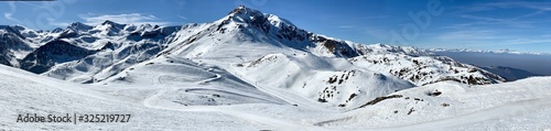 panorama delle alpi piemontesi innevate nel comprensori sciistico del Mondolè photo