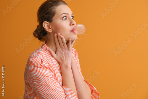 Shocked young woman with ch...