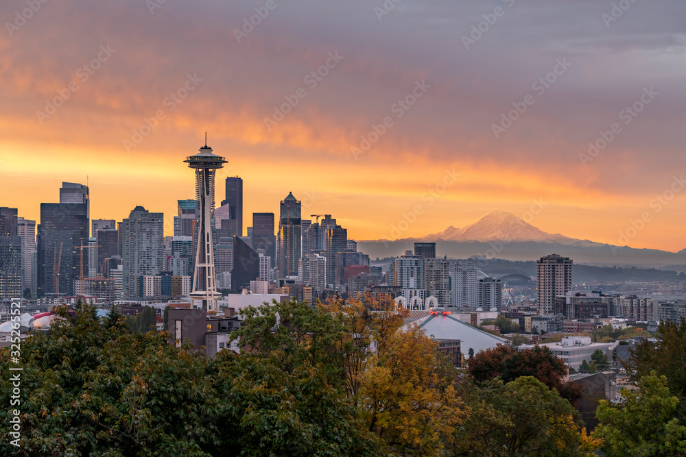 Spectacular High Quality Image Of The Seattle Skyline During Sunrise