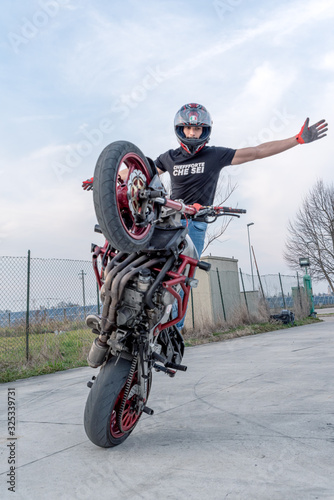 stunt in action with his bike © zigomo86