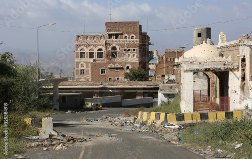 The ruins of a war-damaged house in Taiz, Yemen