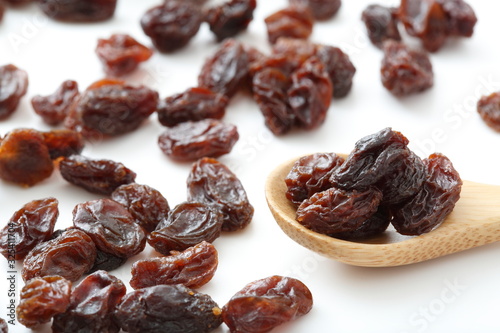  Image of dried fruit raisins