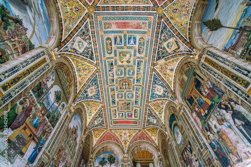 Fotografie The marvellous Piccolomini Library in the Duomo of Siena, Tuscany, Italy