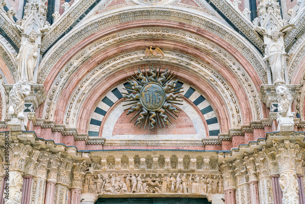 Obraz premium Detail from the main facade of the Duomo of Siena, Tuscany, Italy.