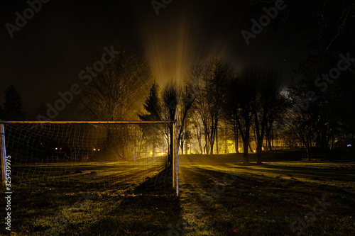Fußballplatz bei Nacht