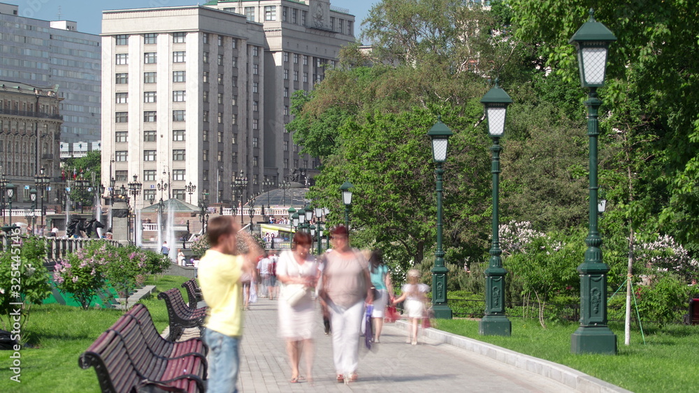 Obraz premium View of the Alexander's garden timelapse. Moscow Kremlin, Russia