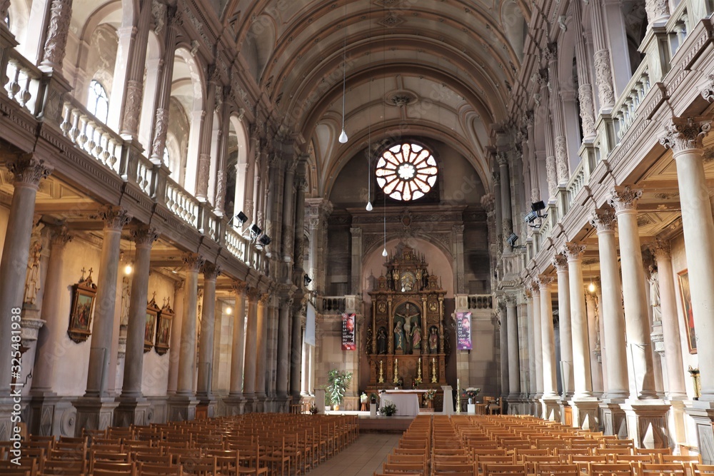 Eglise Saint Maimboeuf à Montbéliard ouverte en 1875 - ville de Montbéliard - Département du Doubs - Région Bourgogne Franche Comté - France - Intérieur de l'église