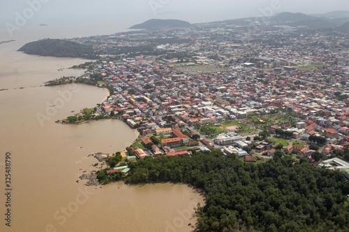 Papier peint Vol au dessus de Cayenne