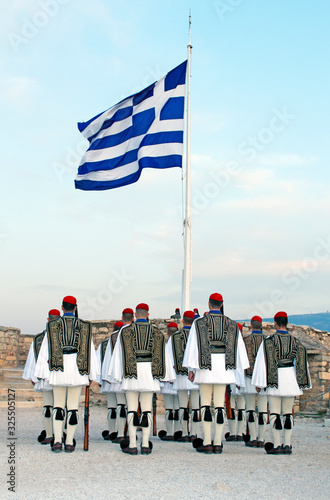 presidential guard under the greek flag