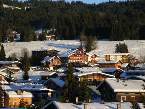 Sation de ski Les gets sous la neige, France