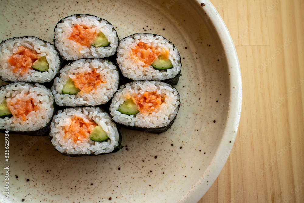 マグロのたたきの太巻き Sushi rolls with minced tuna and cucumber マグロのたたきの太巻き Sushi rolls with minced tuna and cucumber