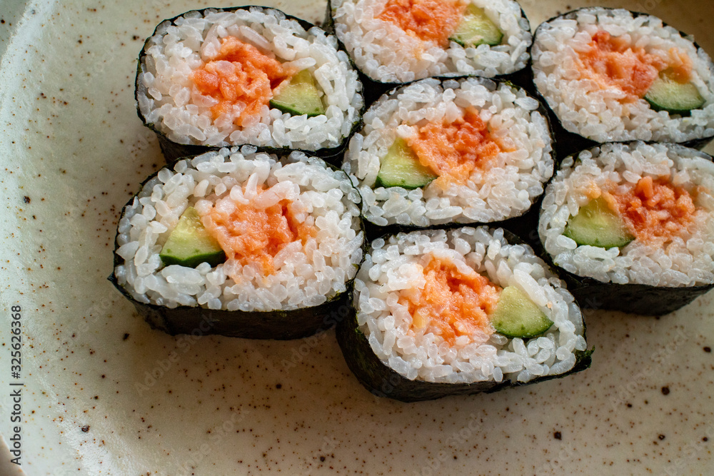 マグロのたたきの太巻き Sushi rolls with minced tuna and cucumber マグロのたたきの太巻き Sushi rolls with minced tuna and cucumber