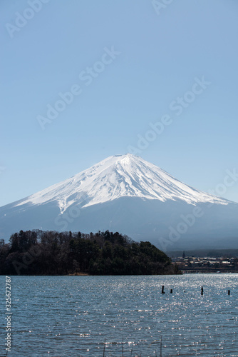 河口湖から望む富士