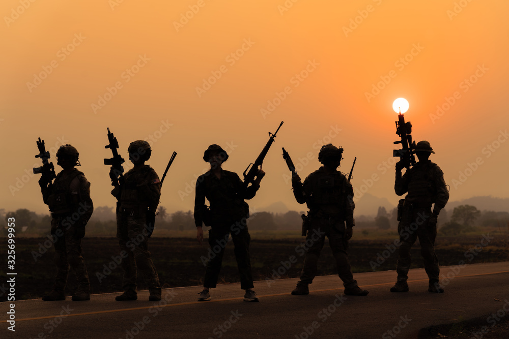 silhouette action soldiers