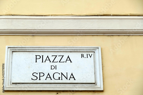 nomi delle strade e piazze di roma,italia