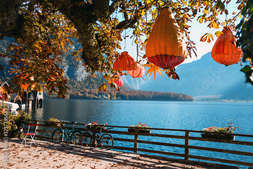Fototapeta Naklejka Na Ścianę i Meble -  beautiful view of the streets of a small famous city Hallstatt
