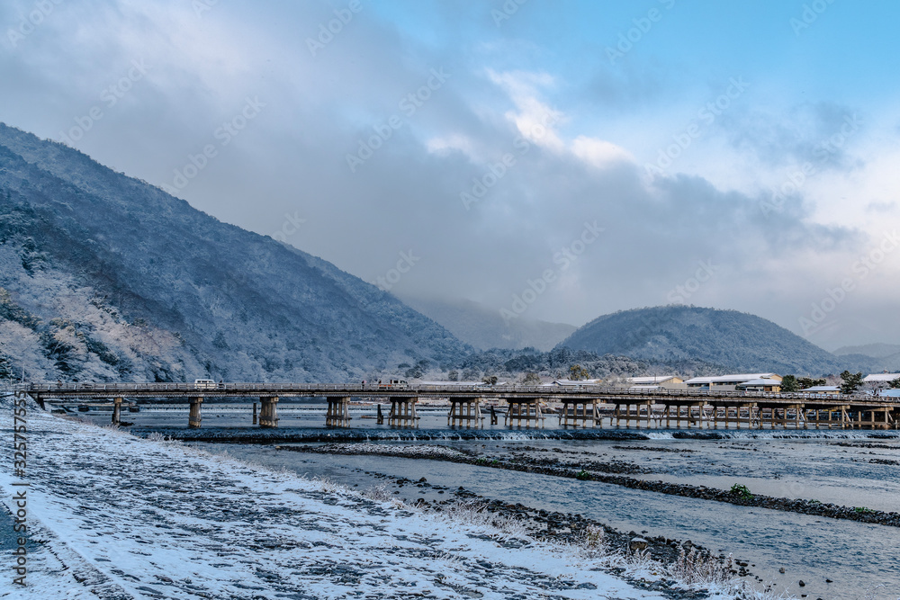 冬の渡月橋