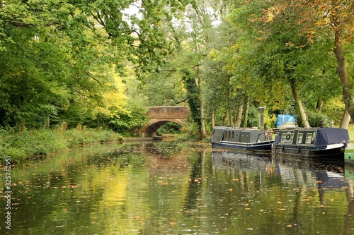 Canvas Print Basingstoke Canal