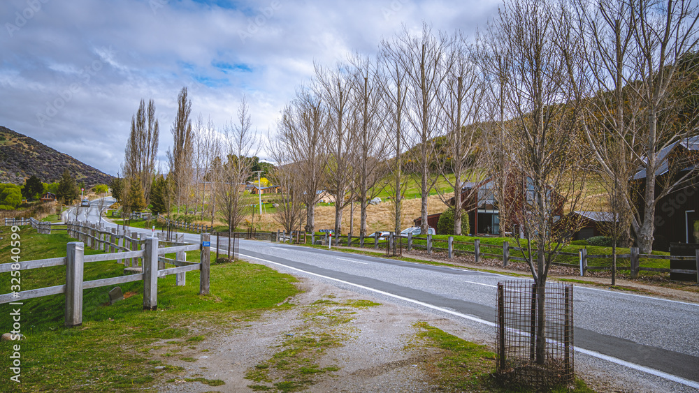 Fototapeta premium Street View With Mountain Scenery