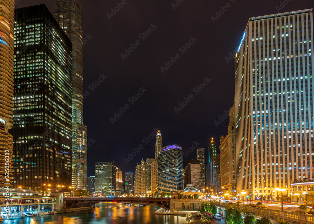 Fototapeta premium Cityscape Night. Evening illumination in Chicago, USA.