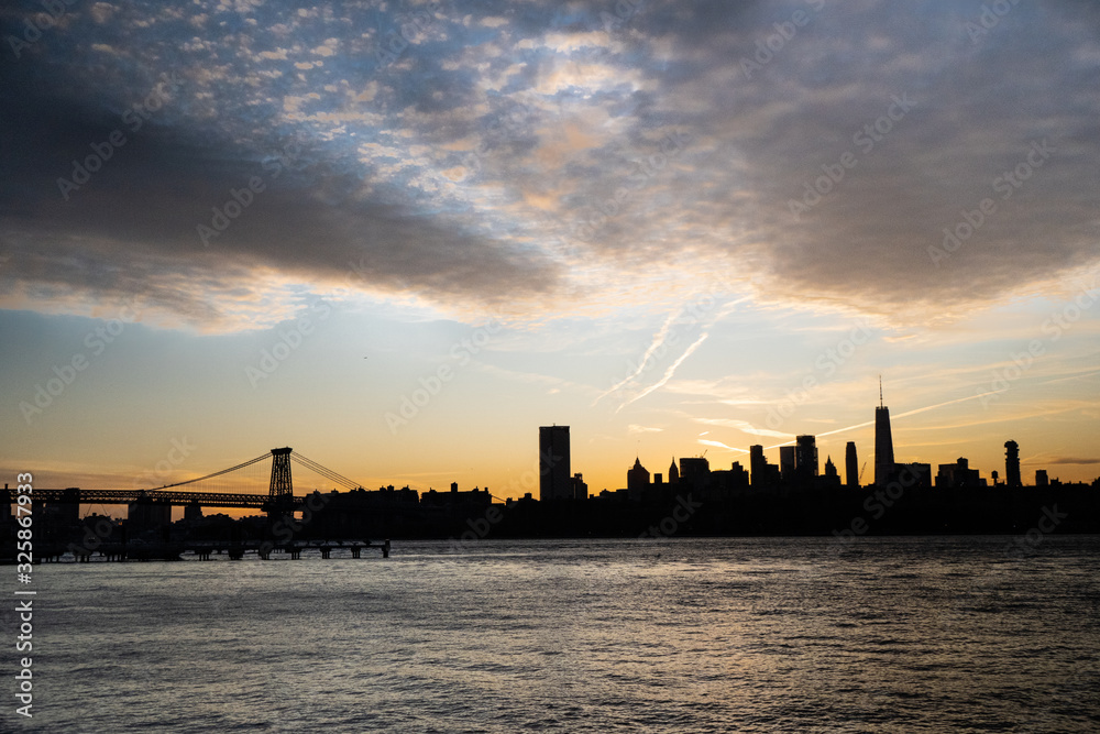 linea del cielo en la ciudad de Nueva York desde Long Island City, Queens