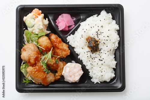 Naklejka 鶏の唐揚げ弁当