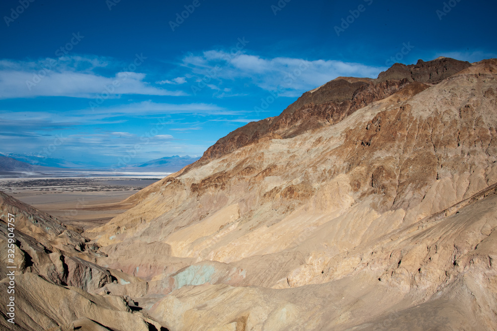 Naklejka premium view of mountains