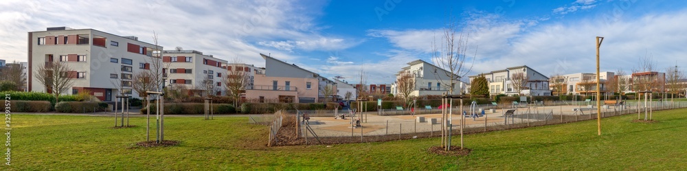 Reihenhaussiedlung im Frankfurter Stadtteil Riedberg Reihenhaussiedlung im Frankfurter Stadtteil Riedberg