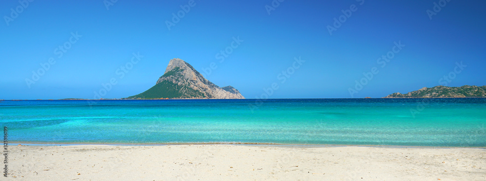 Fototapeta premium verträumter Strand auf Sardinien