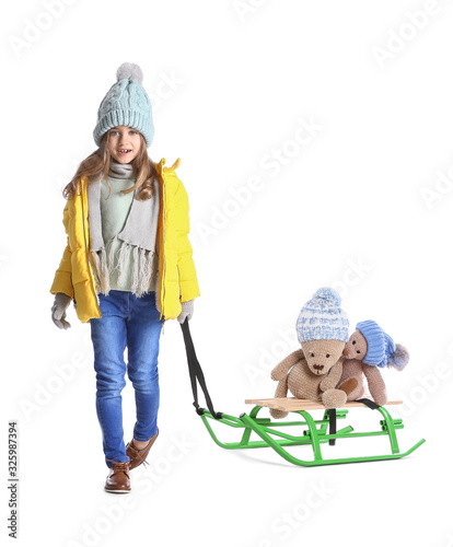 Cute little girl in winter ...