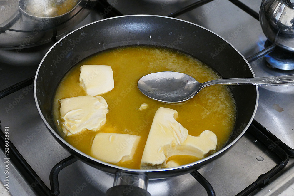 vegetable oil that melts in the pan on the hob,